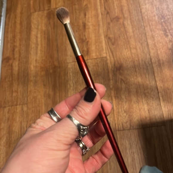 MAC concealer brush and Bk beauty eyeshadow brush - Picture 4 of 6